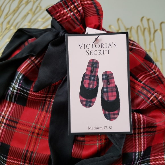 VICTORIA'S Secret Red Plaid Slipper Set NWT - Picture 3 of 13